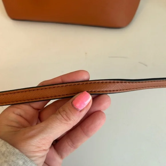 Simply Southern Honey Leather Crossbody Purse Bag Adjustable Strap Small - Picture 11 of 16